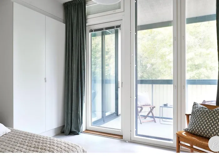 Apartment Modern Two Bedroom *