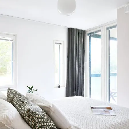 Modern Two Bedroom Huoneisto